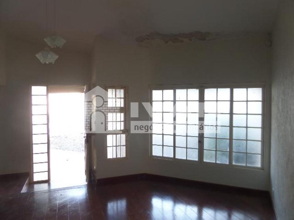 Alugar Casa / Padrão em Uberlândia R$ 2.350,00 - Foto 11