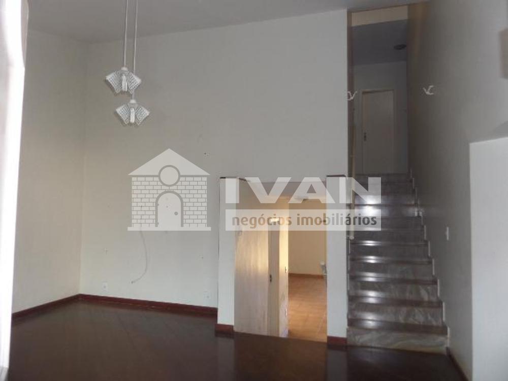 Alugar Casa / Padrão em Uberlândia R$ 2.350,00 - Foto 13