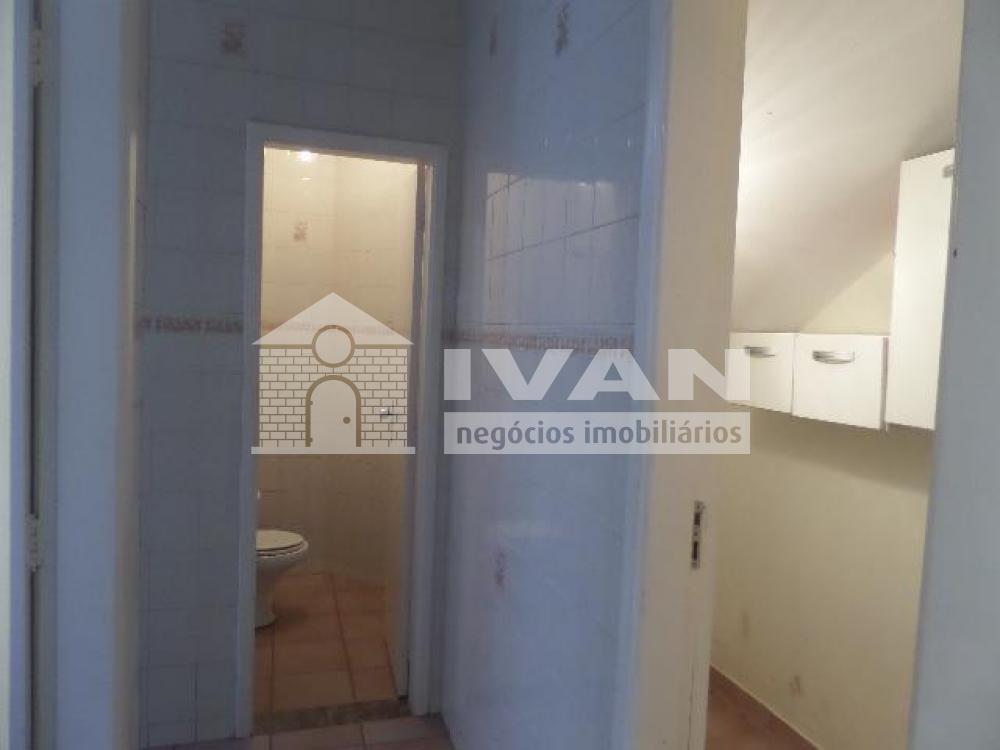 Alugar Casa / Padrão em Uberlândia R$ 2.350,00 - Foto 18
