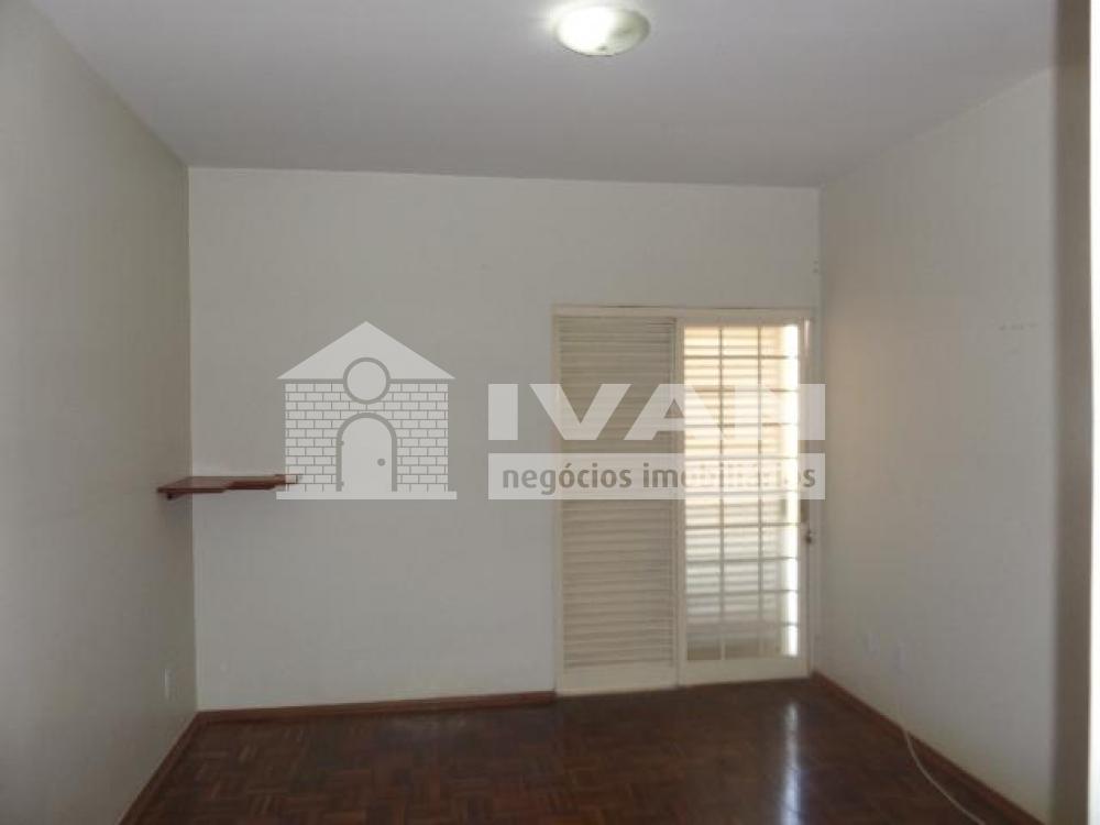 Alugar Casa / Padrão em Uberlândia R$ 2.350,00 - Foto 21