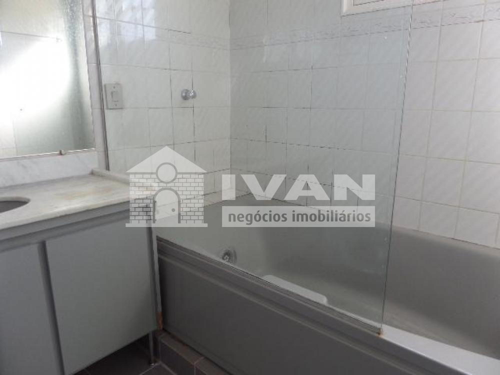 Alugar Casa / Padrão em Uberlândia R$ 2.350,00 - Foto 24