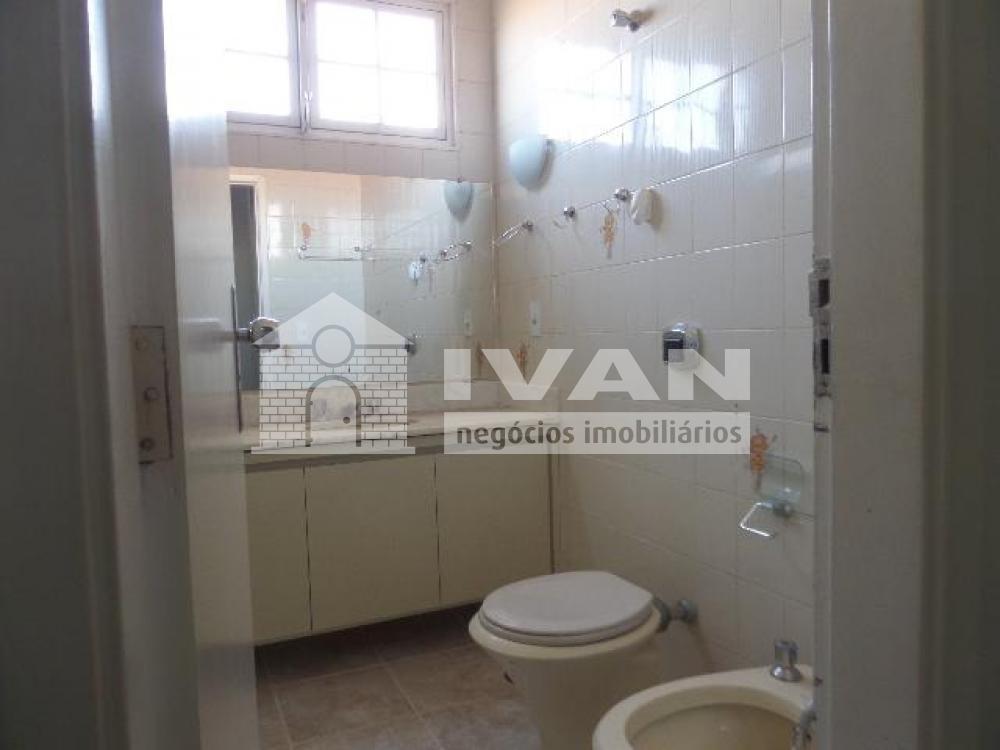 Alugar Casa / Padrão em Uberlândia R$ 2.350,00 - Foto 27