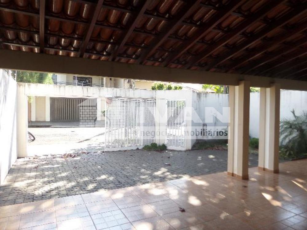 Alugar Casa / Padrão em Uberlândia R$ 2.350,00 - Foto 3
