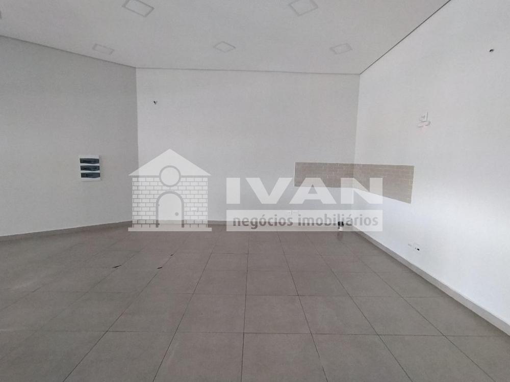 Alugar Comercial / Loja em Uberlândia R$ 2.147,00 - Foto 3