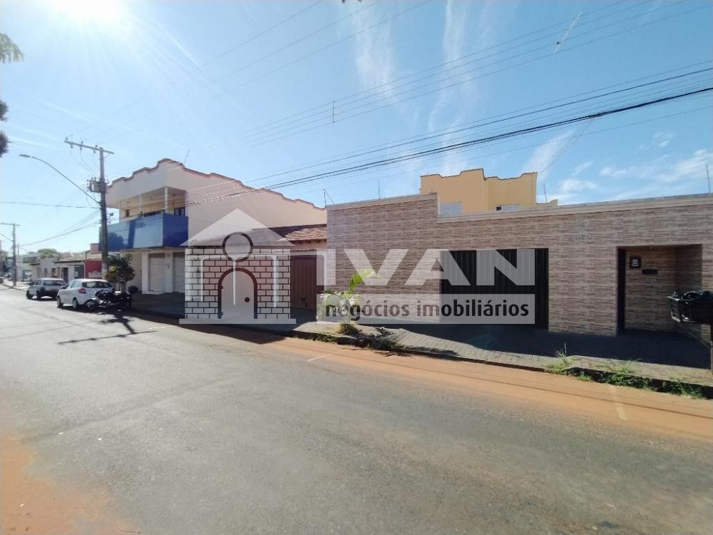 Alugar Apartamento / Padrão em Uberlândia R$ 1.800,00 - Foto 2