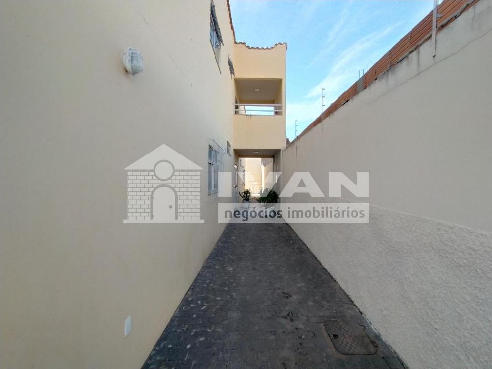 Alugar Apartamento / Padrão em Uberlândia R$ 1.800,00 - Foto 4