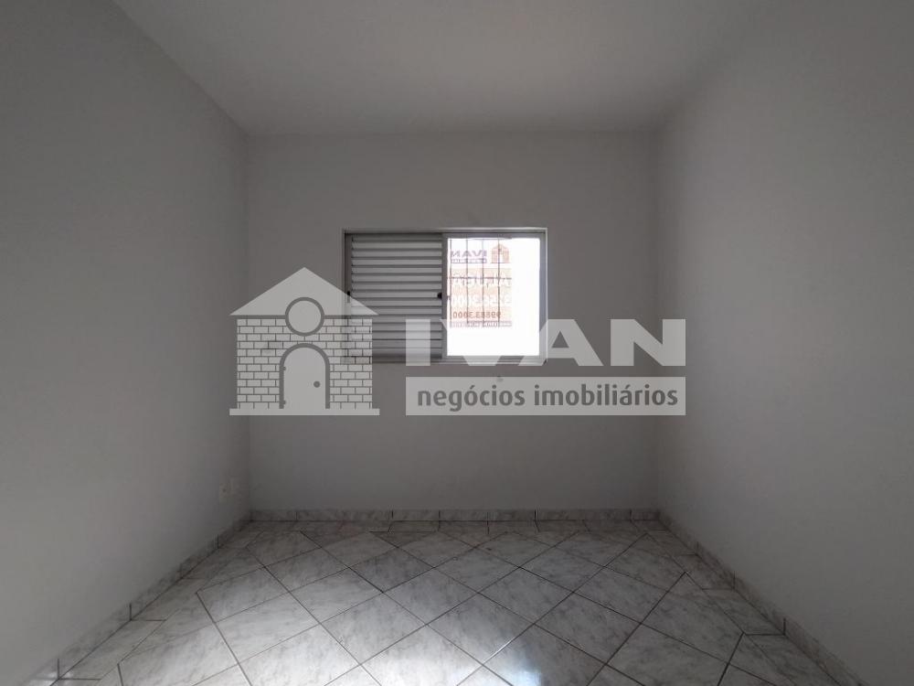 Alugar Apartamento / Padrão em Uberlândia R$ 1.800,00 - Foto 14