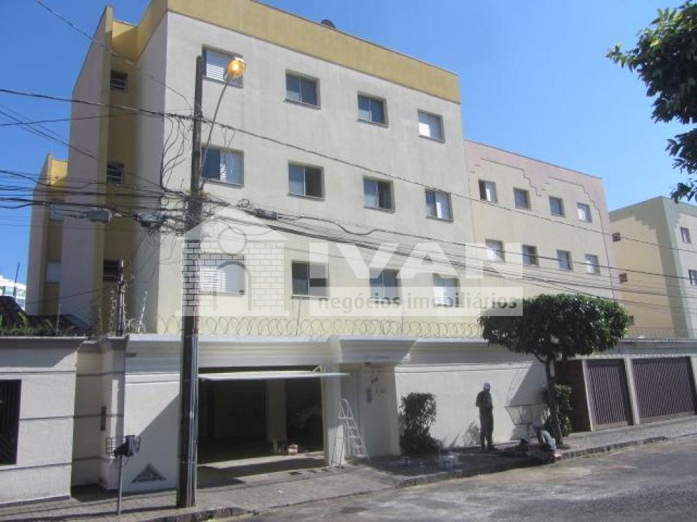 Alugar Apartamento / Padrão em Uberlândia R$ 1.100,00 - Foto 1