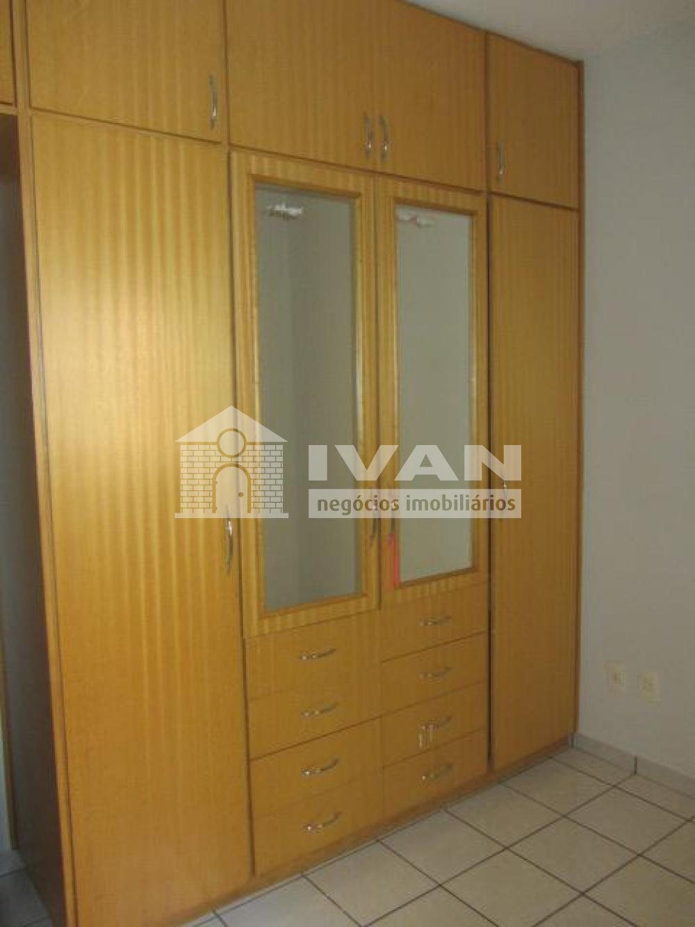 Alugar Apartamento / Padrão em Uberlândia R$ 1.100,00 - Foto 9