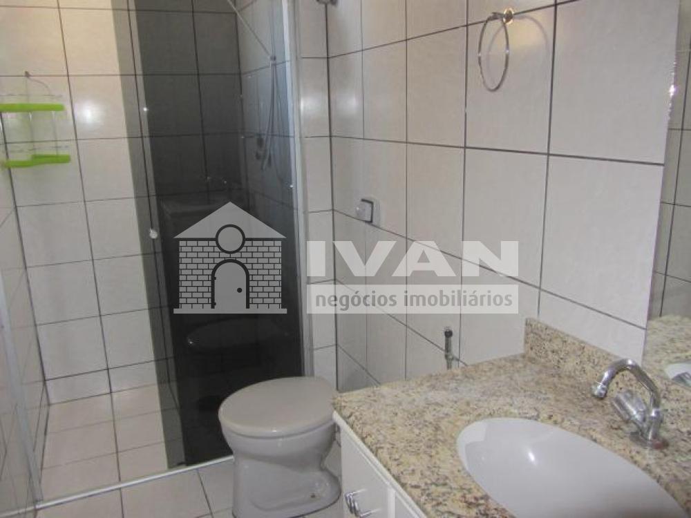Alugar Apartamento / Padrão em Uberlândia R$ 1.100,00 - Foto 13