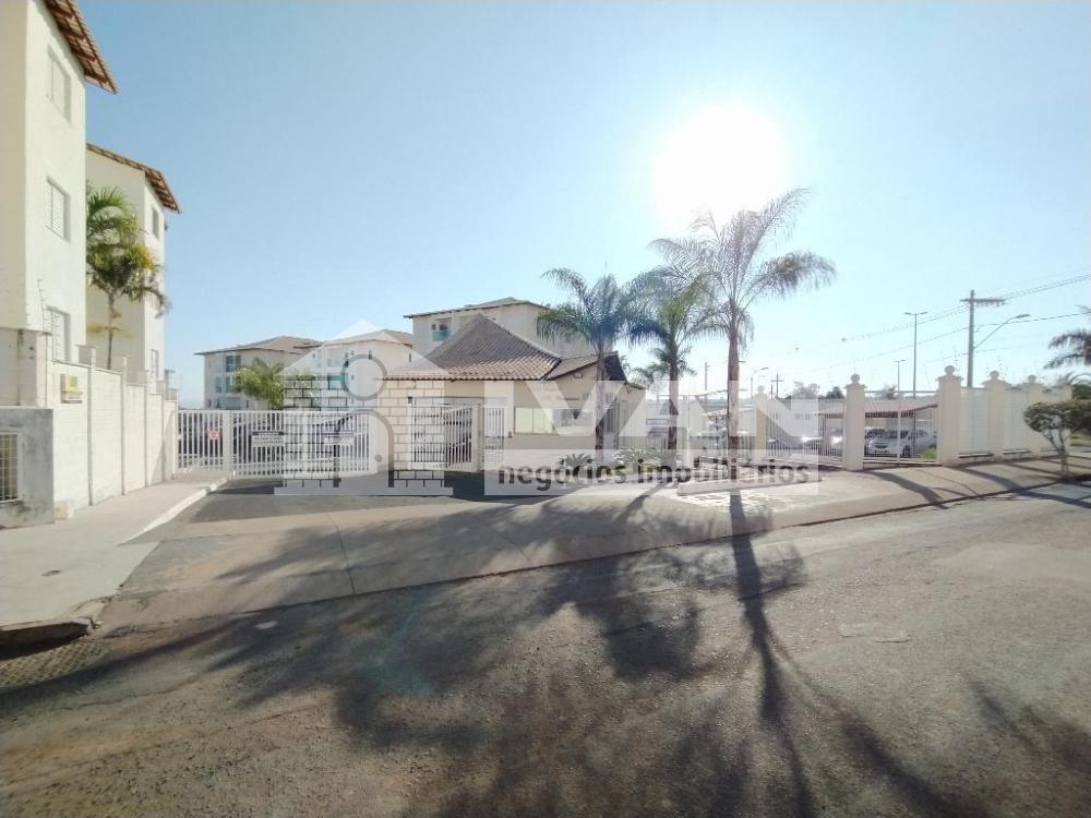 Alugar Apartamento / Padrão em Uberlândia R$ 1.850,00 - Foto 3