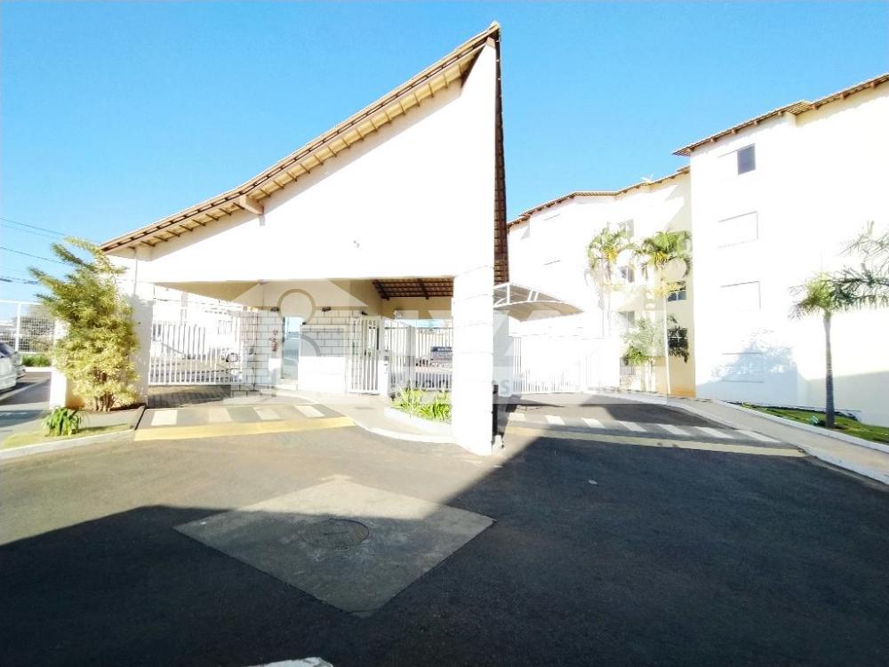 Alugar Apartamento / Padrão em Uberlândia R$ 1.850,00 - Foto 4