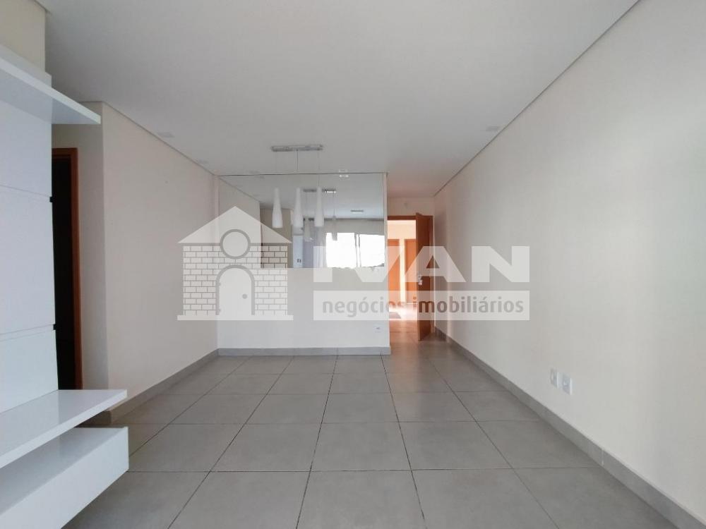 Alugar Apartamento / Padrão em Uberlândia R$ 1.850,00 - Foto 8