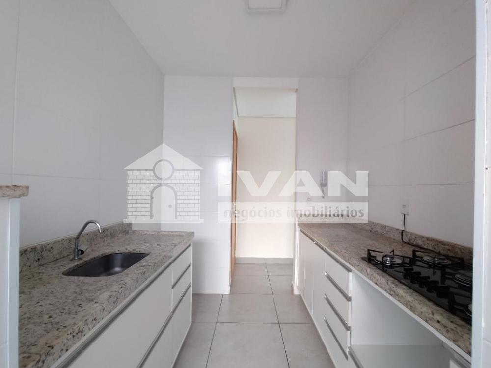 Alugar Apartamento / Padrão em Uberlândia R$ 1.850,00 - Foto 14