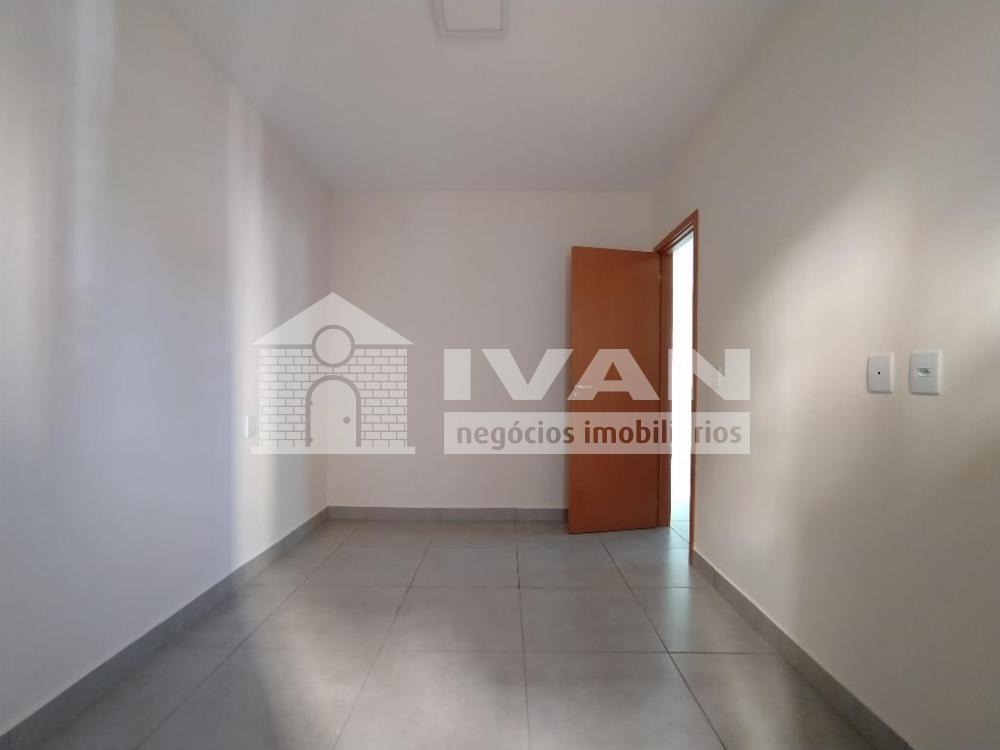 Alugar Apartamento / Padrão em Uberlândia R$ 1.850,00 - Foto 17
