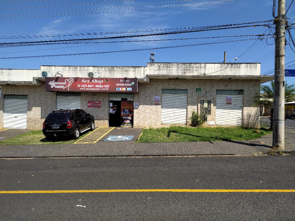 Comprar Comercial / Cômodo em Uberlândia - Foto 2