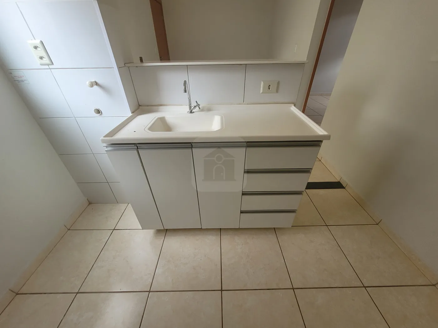 Alugar Apartamento / Padrão em Uberlândia R$ 950,00 - Foto 9
