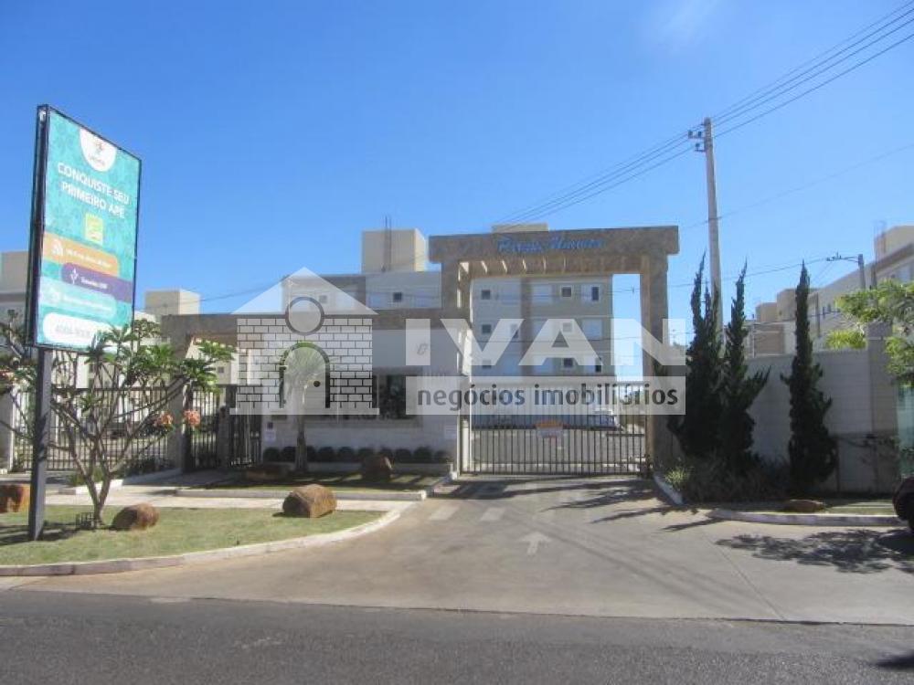 Alugar Apartamento / Padrão em Uberlândia R$ 950,00 - Foto 1