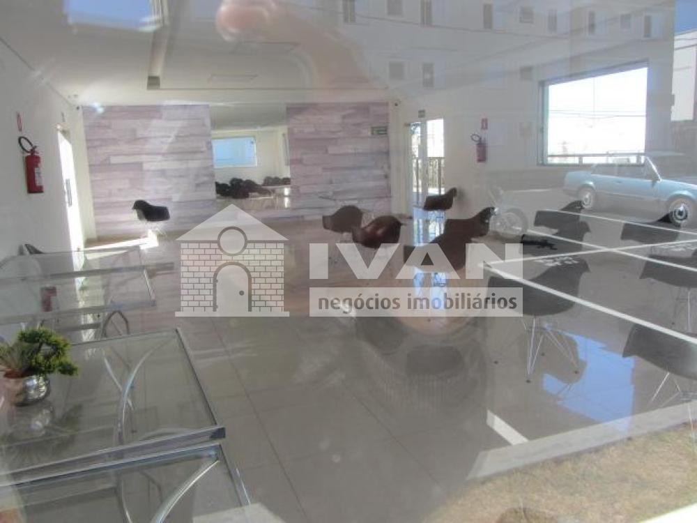 Alugar Apartamento / Padrão em Uberlândia R$ 950,00 - Foto 18