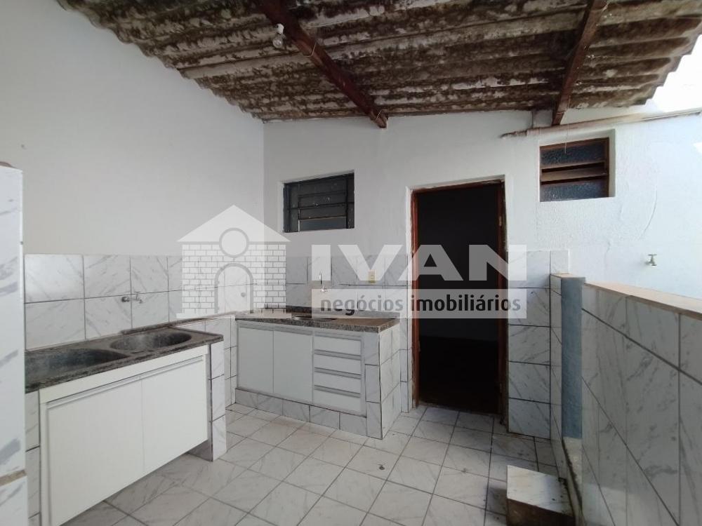 Alugar Casa / Colônia em Uberlândia R$ 950,00 - Foto 8