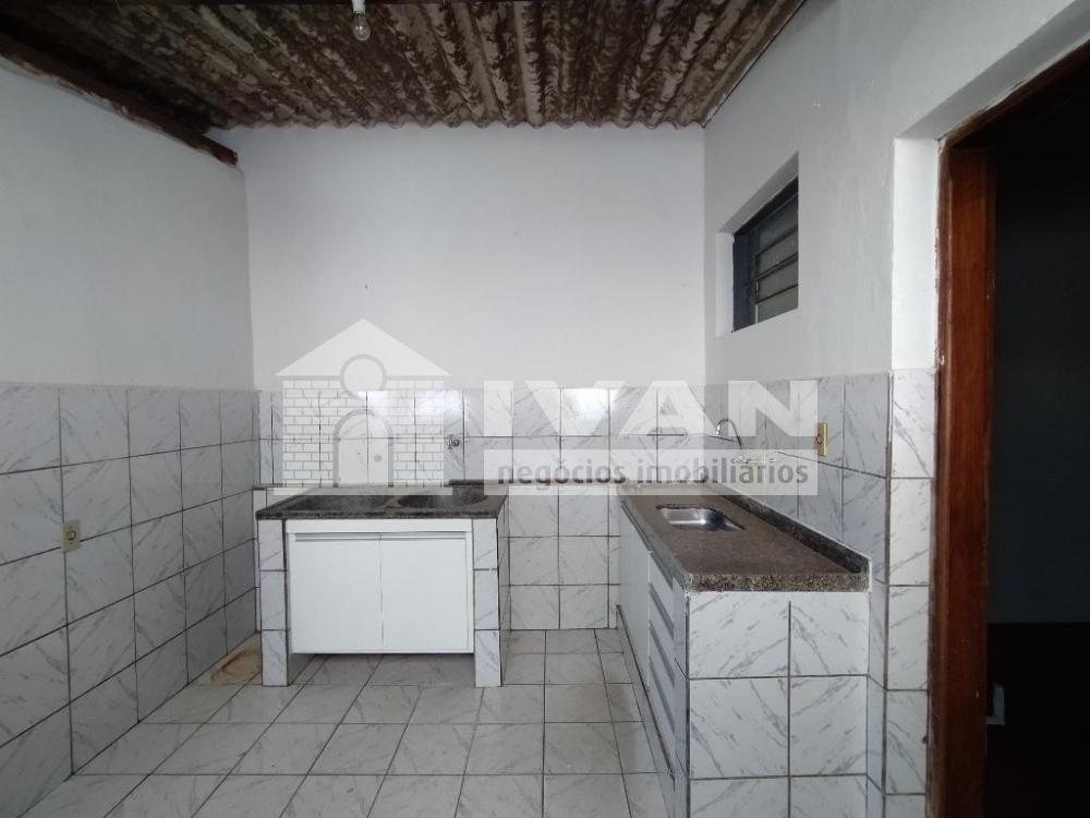 Alugar Casa / Colônia em Uberlândia R$ 950,00 - Foto 9