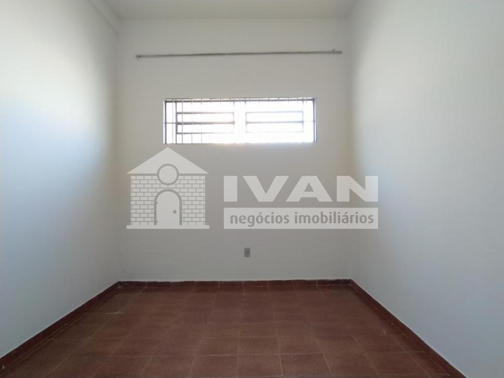Alugar Casa / Colônia em Uberlândia R$ 950,00 - Foto 16