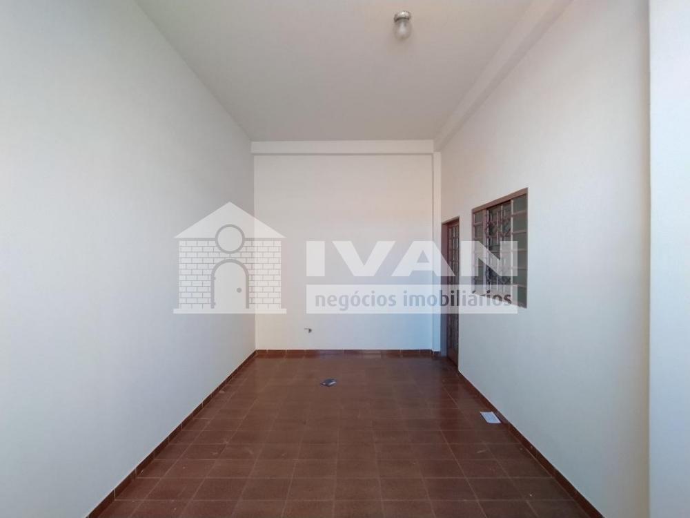 Alugar Casa / Colônia em Uberlândia R$ 950,00 - Foto 20