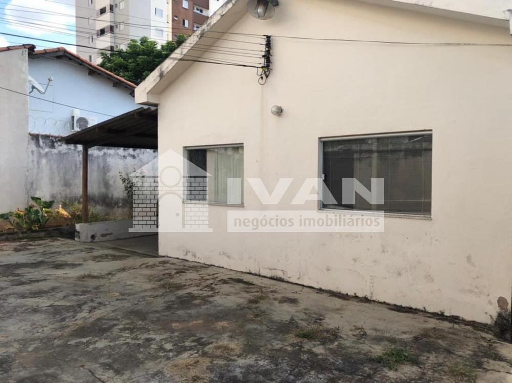 Comprar Casa / Padrão em Uberlândia R$ 590.000,00 - Foto 1
