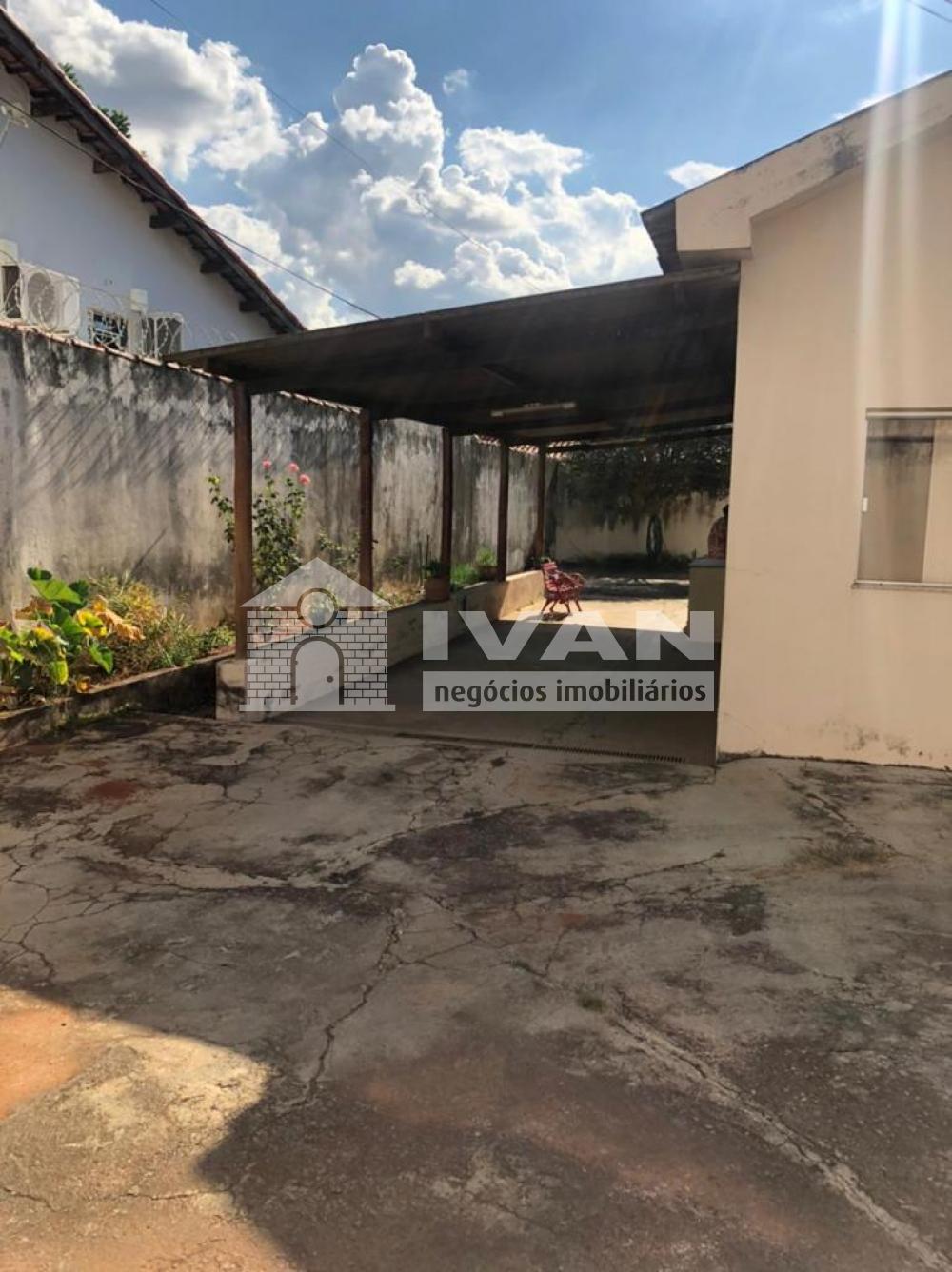Comprar Casa / Padrão em Uberlândia R$ 590.000,00 - Foto 2