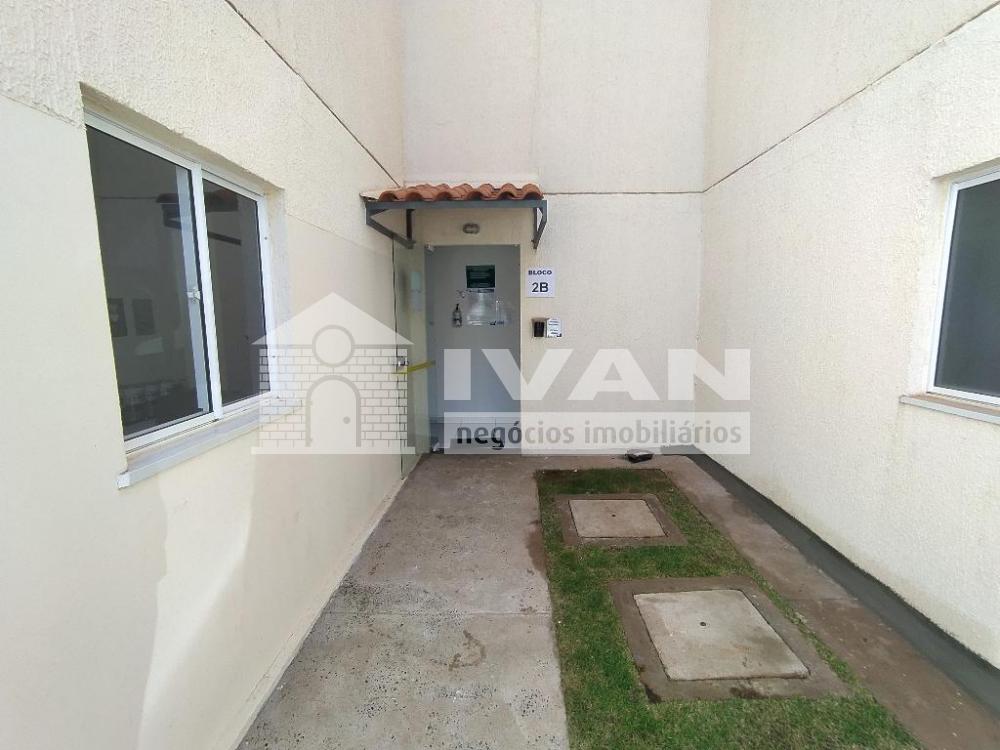 Alugar Apartamento / Padrão em Uberlândia R$ 1.200,00 - Foto 7