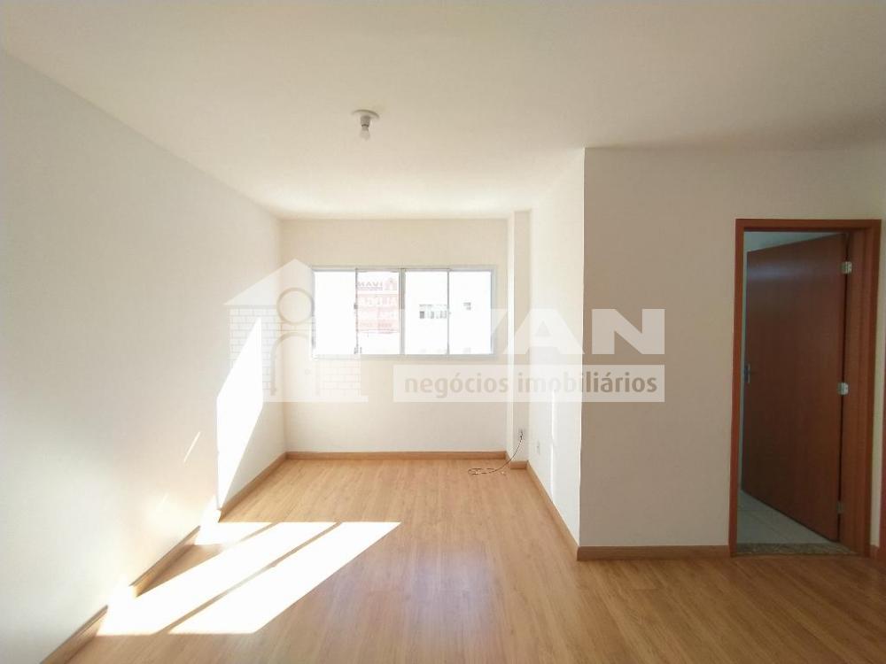Alugar Apartamento / Padrão em Uberlândia R$ 1.200,00 - Foto 9