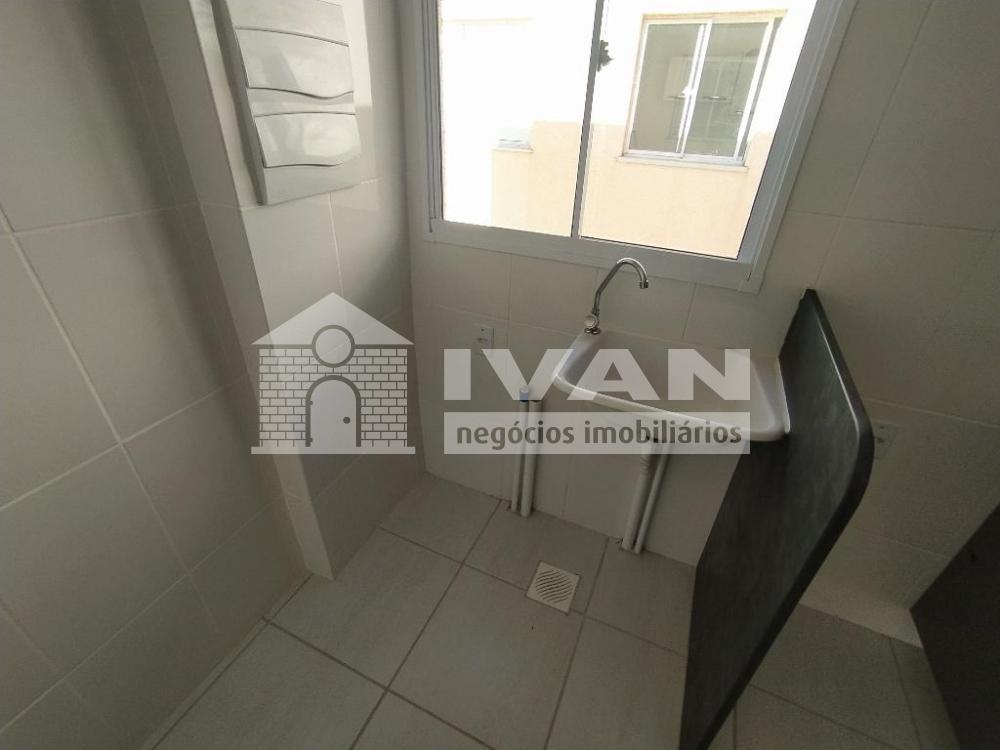 Alugar Apartamento / Padrão em Uberlândia R$ 1.200,00 - Foto 13