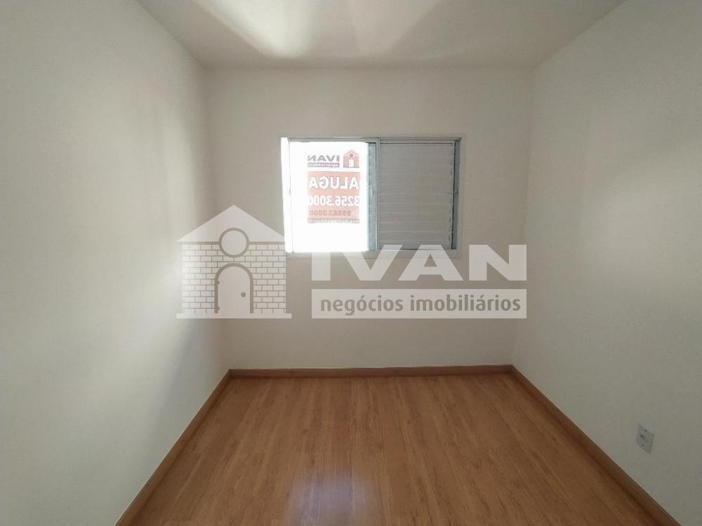 Alugar Apartamento / Padrão em Uberlândia R$ 1.200,00 - Foto 14