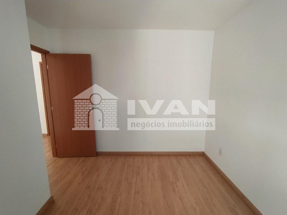 Alugar Apartamento / Padrão em Uberlândia R$ 1.200,00 - Foto 15