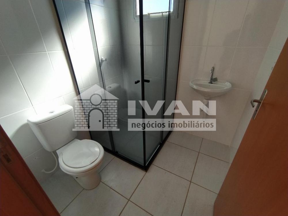 Alugar Apartamento / Padrão em Uberlândia R$ 1.200,00 - Foto 18