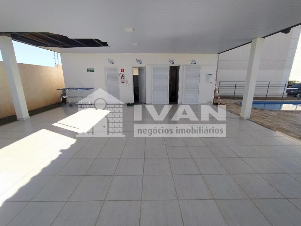 Alugar Apartamento / Padrão em Uberlândia R$ 1.200,00 - Foto 22