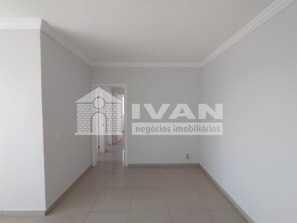 Alugar Apartamento / Padrão em Uberlândia R$ 2.800,00 - Foto 11