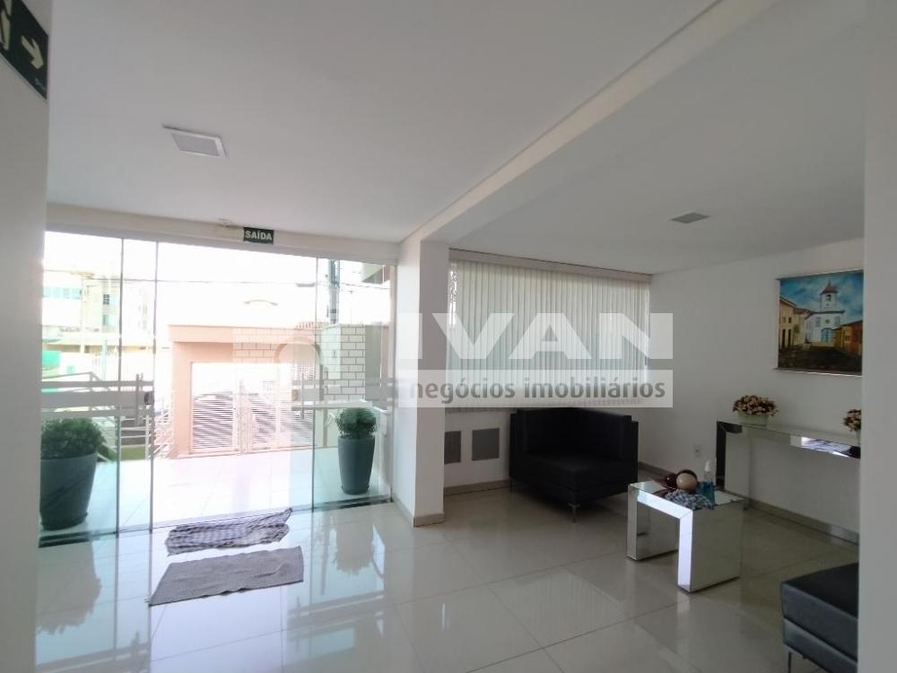 Alugar Apartamento / Padrão em Uberlândia R$ 2.800,00 - Foto 8