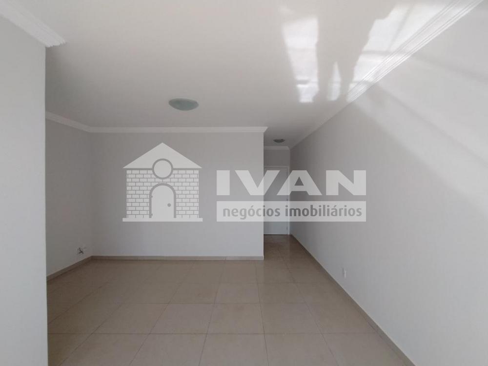 Alugar Apartamento / Padrão em Uberlândia R$ 2.800,00 - Foto 10