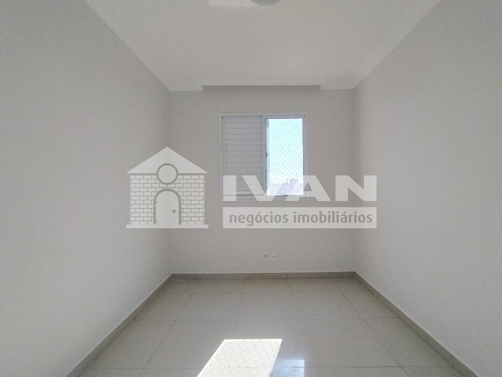 Alugar Apartamento / Padrão em Uberlândia R$ 2.800,00 - Foto 19