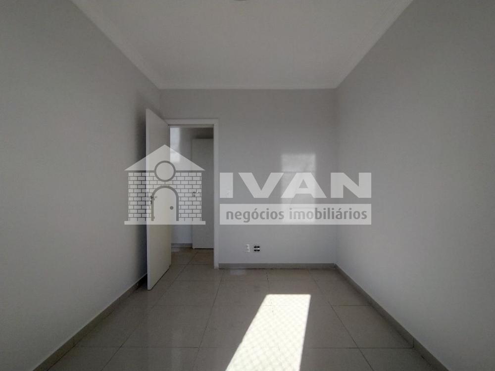 Alugar Apartamento / Padrão em Uberlândia R$ 2.800,00 - Foto 20