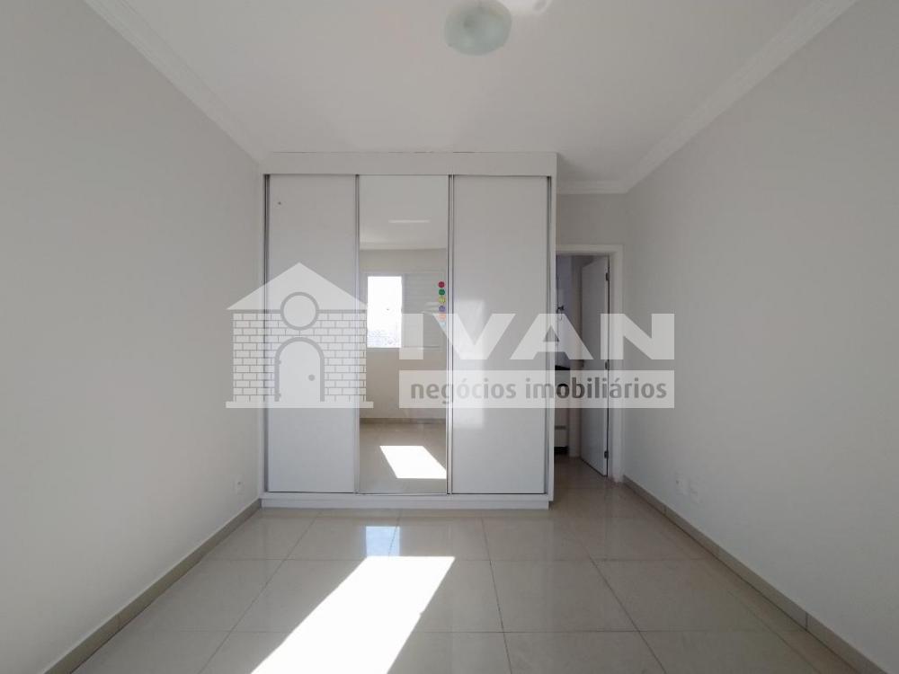 Alugar Apartamento / Padrão em Uberlândia R$ 2.800,00 - Foto 24