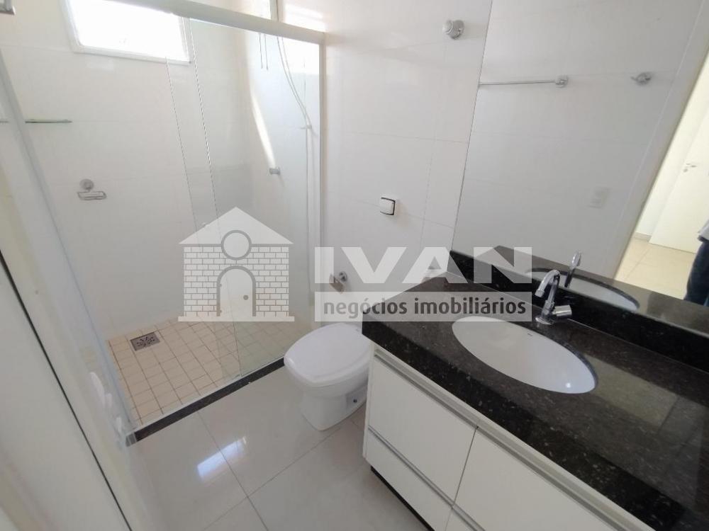 Alugar Apartamento / Padrão em Uberlândia R$ 2.800,00 - Foto 26