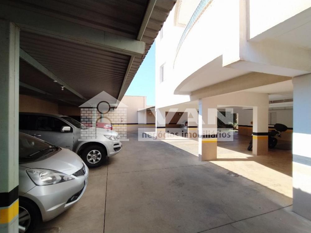Alugar Apartamento / Padrão em Uberlândia R$ 2.800,00 - Foto 27