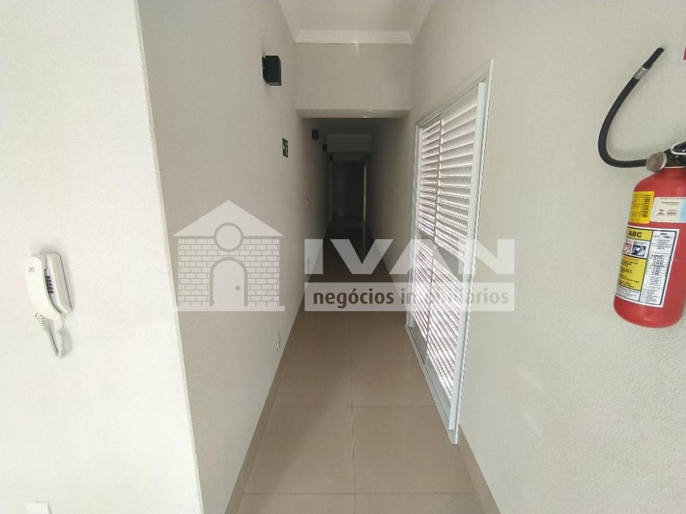 Comprar Apartamento / Padrão em Uberlândia R$ 340.000,00 - Foto 1