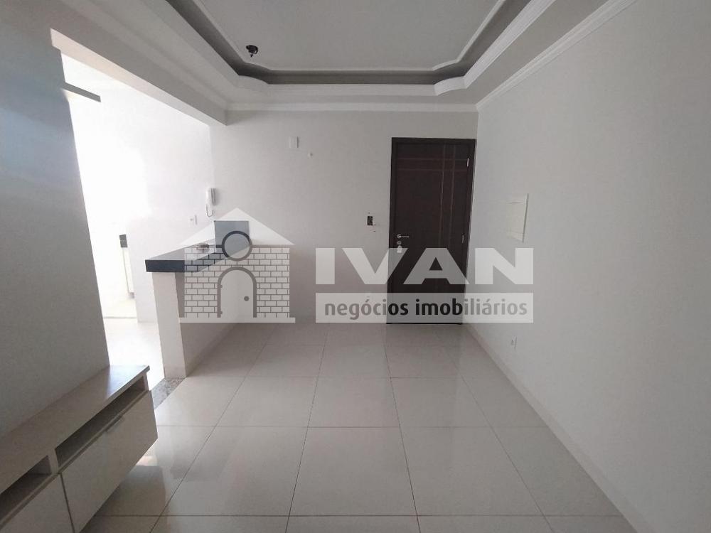 Comprar Apartamento / Padrão em Uberlândia R$ 340.000,00 - Foto 3