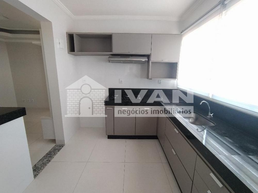 Comprar Apartamento / Padrão em Uberlândia R$ 340.000,00 - Foto 11