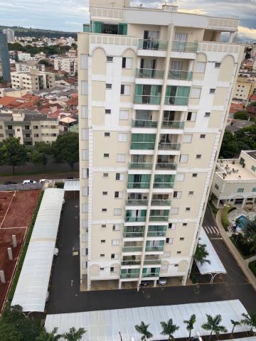 Alugar Apartamento / Padrão em Uberlandia R$ 2.000,00 - Foto 1