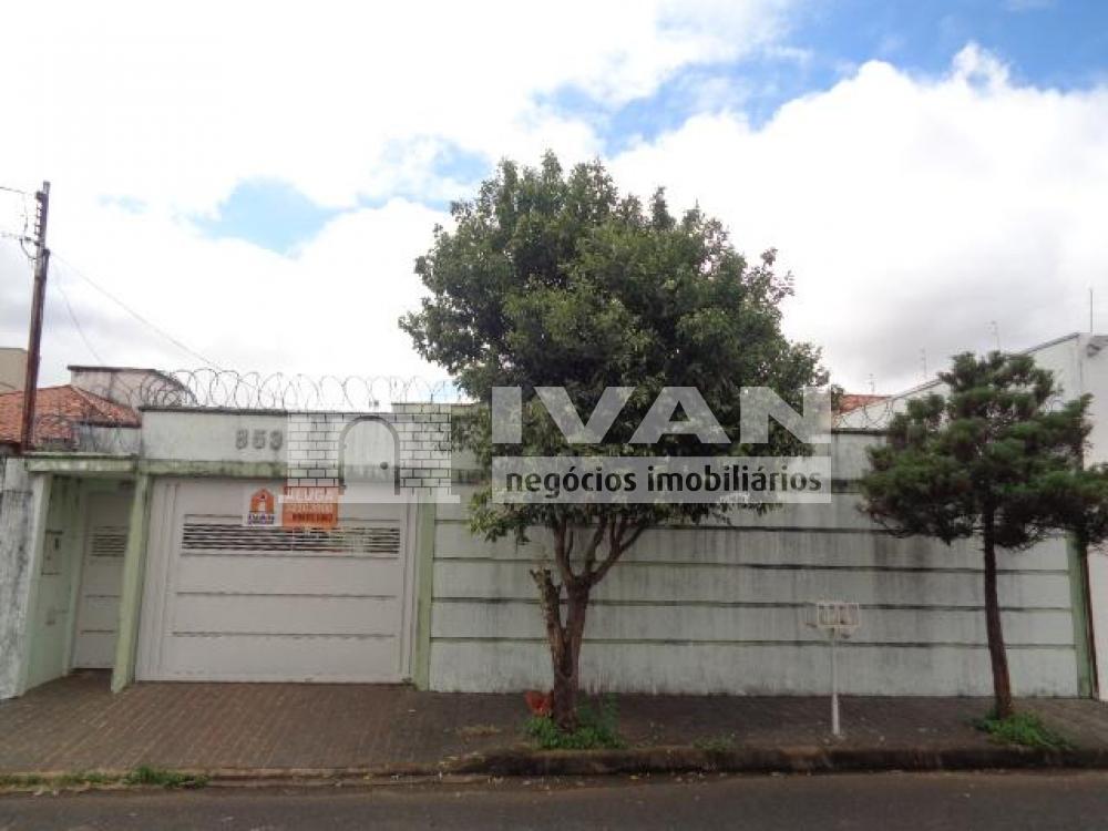 Alugar Casa / Padrão em Uberlândia R$ 900,00 - Foto 1 Alugar Casa / Padrão em Uberlândia R$ 900,00 - Foto 1