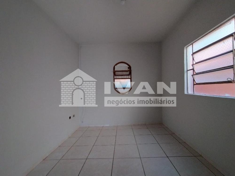 Alugar Casa / Padrão em Uberlândia R$ 746,00 - Foto 8